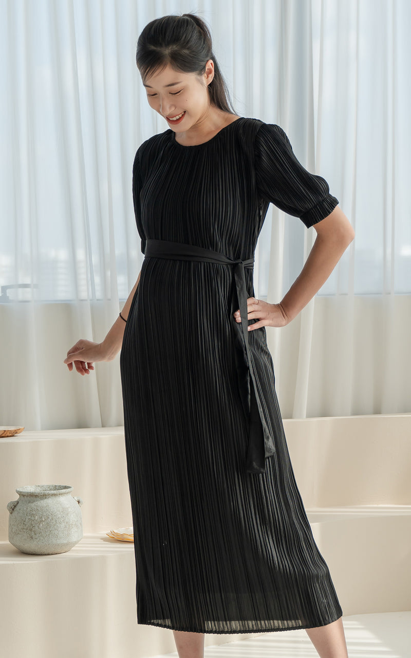 Genevieve Pleated Nursing Dress in Black