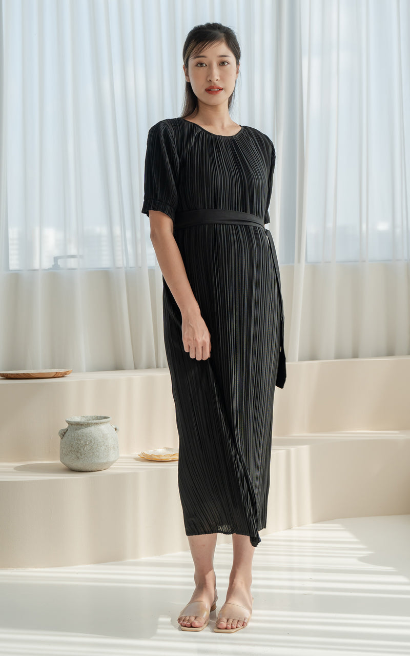 Genevieve Pleated Nursing Dress in Black